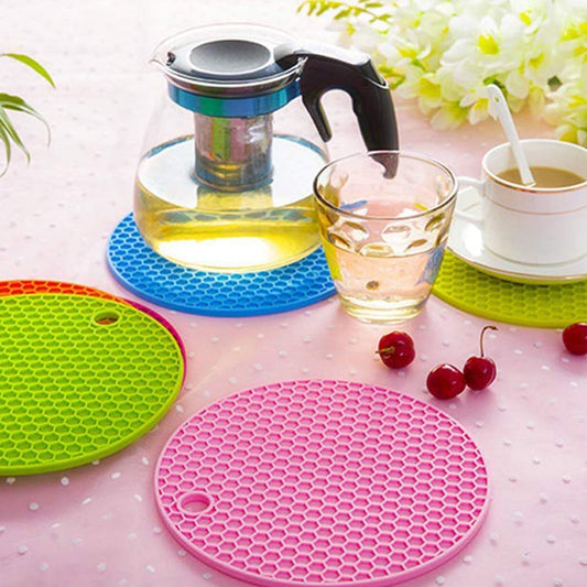 4 Pc Silicon Hot Mat For Placing Hot Vessels And Utensils Over It Easily